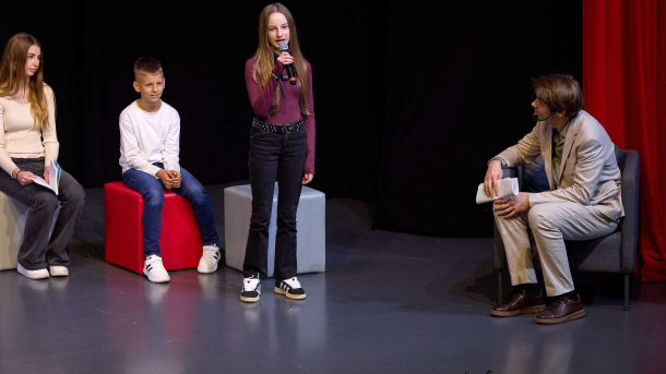 235 45 Mali Kaj 25 10 2025