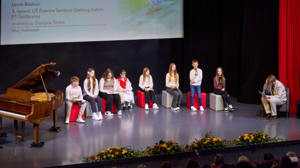 239 45 Mali Kaj 25 10 2025