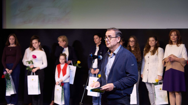 333 45 Mali Kaj 25 10 2025